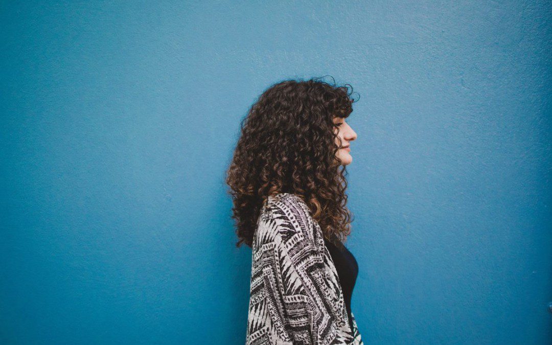 7 Tips to Help You Manage Your Curly Hair