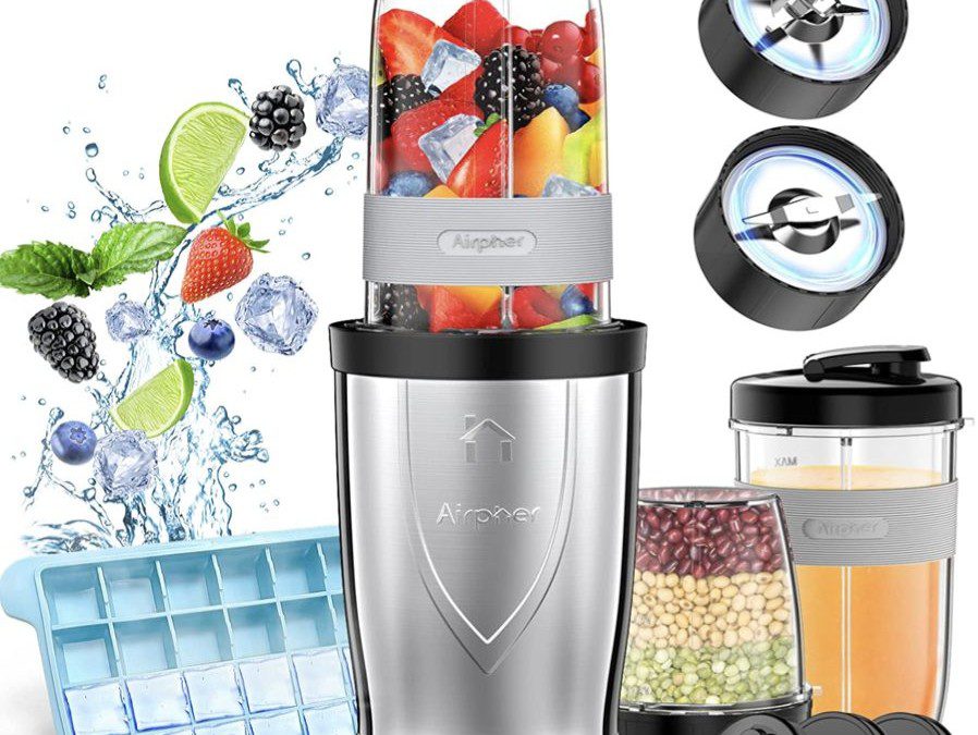 Bullet Blender for Shakes and Smoothies – $29.59 shipped {7 oz & 10 oz To-Go Cups, Ice Cube Tray, and 2 Blades!)